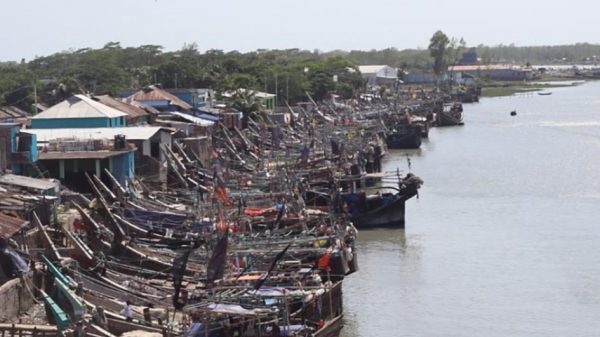 পায়রা বন্দরের দূরবর্তী এলাকায় ০১ নম্বর সতর্ক সংকেত