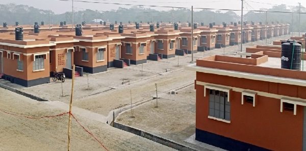 কলাপাড়ায় ১১৪ পরিবার পাকা ভবন বুঝে পেল