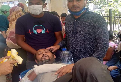 কলাপাড়ায় সড়ক দুর্ঘটনায় আহত ১