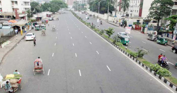 ফাঁকা হচ্ছে ঢাকা