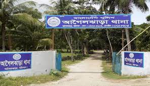 বাল্য বিয়ে থেকে বাঁচতে স্কুল ছাত্রী থানায়