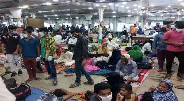 বরিশালে লঞ্চগুলোতে অতিরিক্ত ভাড়া আদায়