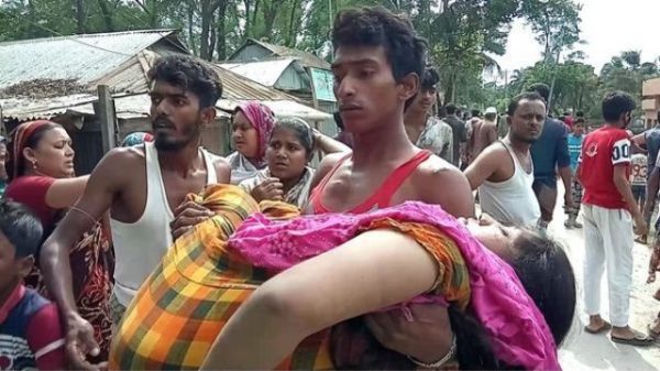 কলাপাড়ায় স্থানীয়দের সঙ্গে আনসার ব্যাটালিয়ান সদস্যদের ধাওয়া পাল্টা ধাওয়া