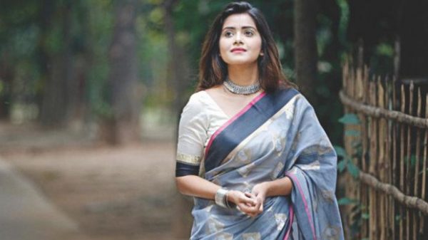 রোজা রাখি, পাঁচ ওয়াক্ত নামাজ পড়ি : তানজিন তিশা