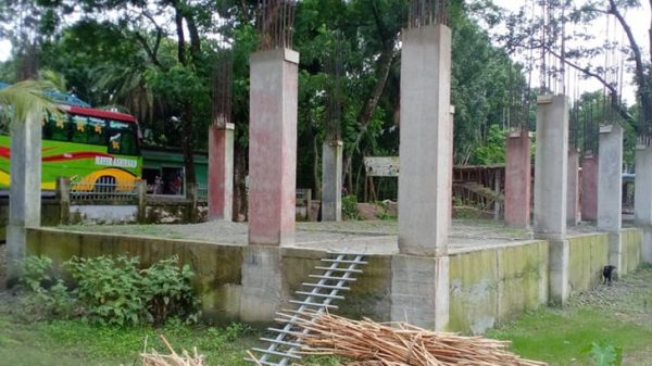 মুলাদীতে বাস্তবে নাই বিদ্যালয়ের জমি কাগজে আছে!