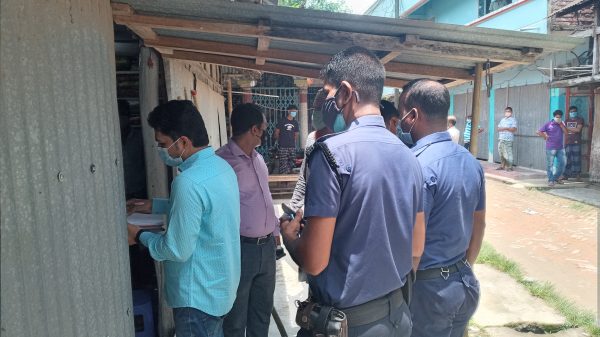 বাবুগঞ্জে লকডাউনে কঠর অবস্থানে উপজেলা প্রশাসন