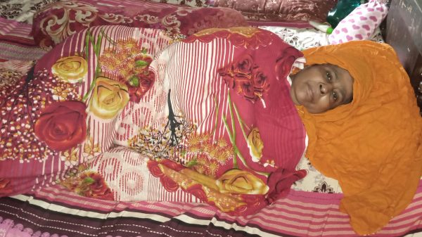 পটুয়াখালীতে মাকে বাঁচাতে মেয়ের আকুতি