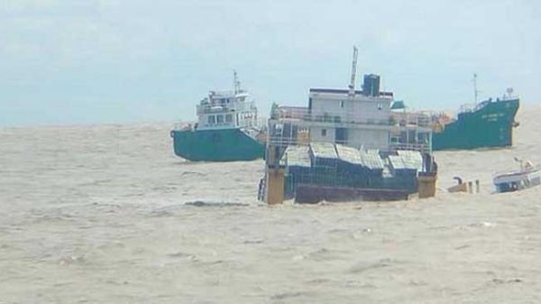পদ্মা সেতুর মালামাল নিয়ে সাগরে জাহাজ ডুবি