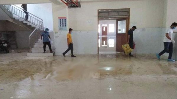 বরিশালে করোনা ইউনিটে টয়লেট উপচে মলমূত্র