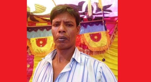 কেঁচো খুঁড়তে বেড়িয়ে এলো সাপ