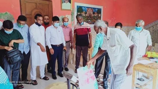 গলাচিপায় ৩০ টাকা চাল ও ১৮ টাকায় আটা বিক্রি শুরু