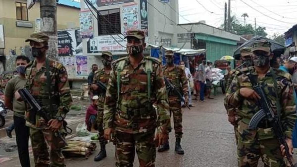 গলাচিপায় কঠোর লকডাউনে তৎপর প্রশাসন ও সেনাবাহিনী