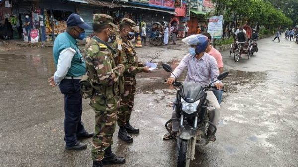 বরিশালে সেনাবাহিনীর অভিযান