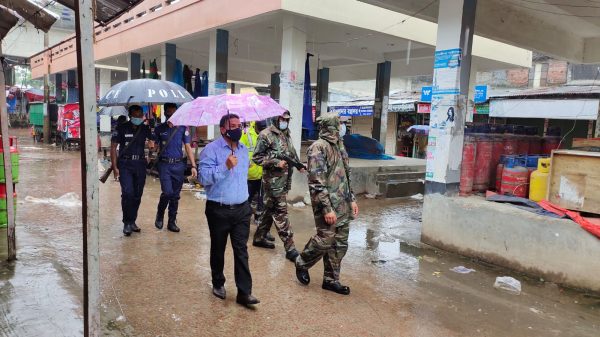 কলাপাড়ায় কঠোর লকডাউনে ১৫ জনকে অর্থদন্ড