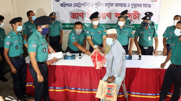 দেশের এই  মানবিক বিপর্যয়ে আমরা  আপনাদের পাশে আছি __পুলিশ কমিশনার বিএমপি