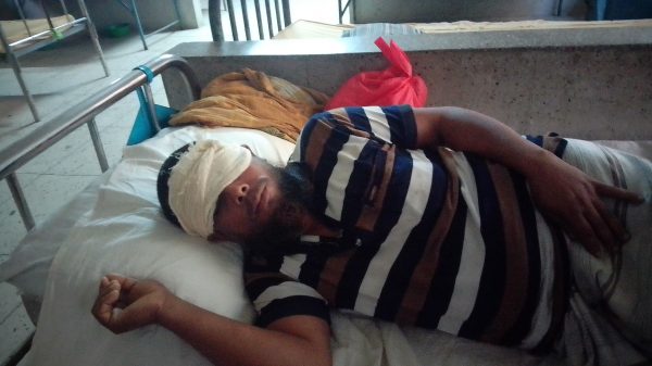 বাবুগঞ্জে স্বামী-স্ত্রীকে পিটিয়ে জখম