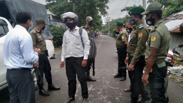 লকডাউনে তৎপর কলাপাড়া উপজেলা প্রশাসন 