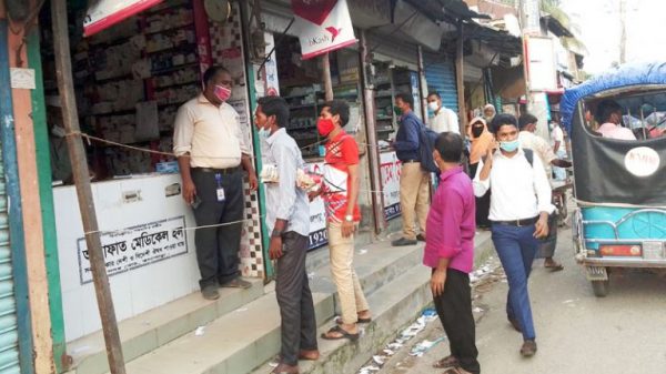 কলাপাড়ায় জ্বর-সর্দি-কাশির ঔষধ সংকট