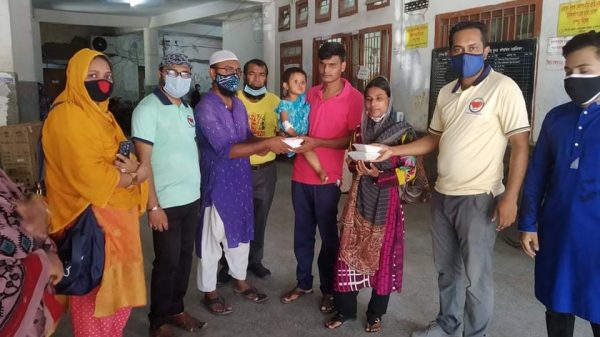 বরিশালে লাভ ফর ফ্রেন্ডসের উদ্যােগে খাদ্য সামগ্রী বিতরণ