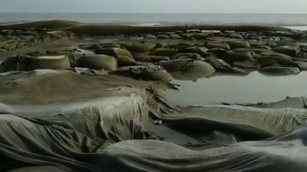 জনশুন্য কুয়াকাটা সমুদ্রসৈকত