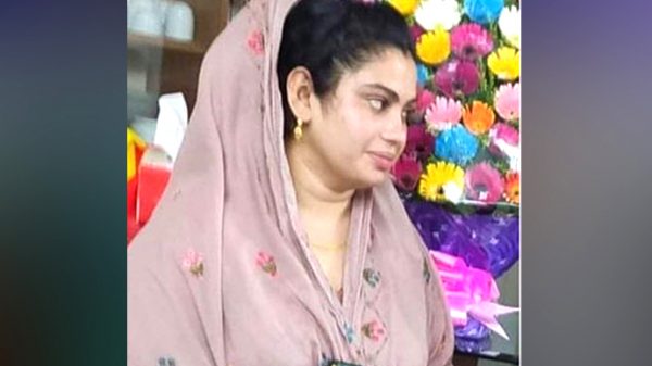 ছিনতাই করতে গিয়ে আটক শ্রমিক লীগ নেত্রী