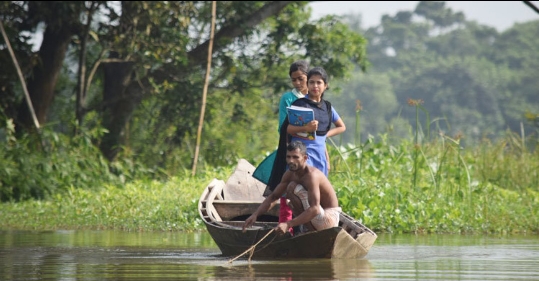 বরিশালে ছয় মাস পানির নিচে তলিয়ে থাকে যে গ্রাম