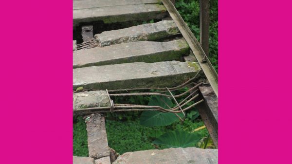 আগৈলঝাড়ায় ব্রীজ নয় যেন মৃত্যুকুপ