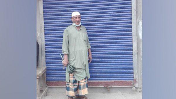 পিরোজপুরে বড়ভাইয়ের দোকানে তালা দিলেন ছোটভাই