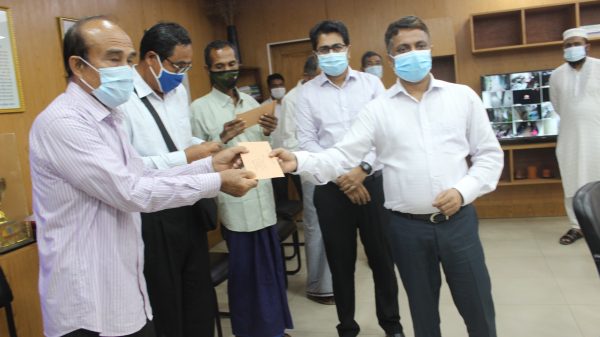 পায়রা সমুদ্র বন্দরের ভূমি অধিগ্রহনে ক্ষতিপূরন পেল ৬ আদিবাসী পরিবার