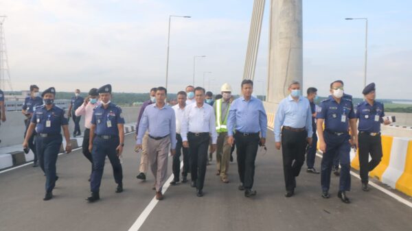 পায়রা সেতু পরিদর্শনে বরিশালের বিভাগীয় কমিশনার