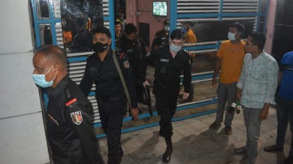 বরিশালে ইন্দো-বাংলার কারখানায় র‌্যাবের অভিযান