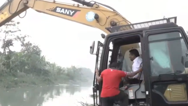 মেয়র সাদিক আব্দুূল্লাহ’র উদ্যোগে খাল খনন কাজ শুরু